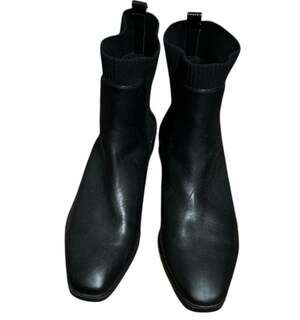 Rachel Zoe Square Toe black Faux leather ankle boots size 9